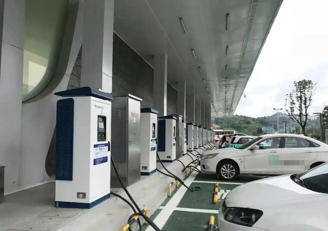 充电桩马来海运出口：专业货代助你避开风险